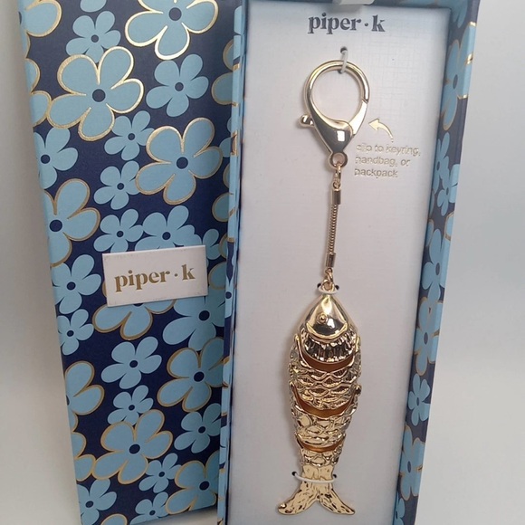 Piper Gold Fish Keychain Accessory - Picture 2 of 3